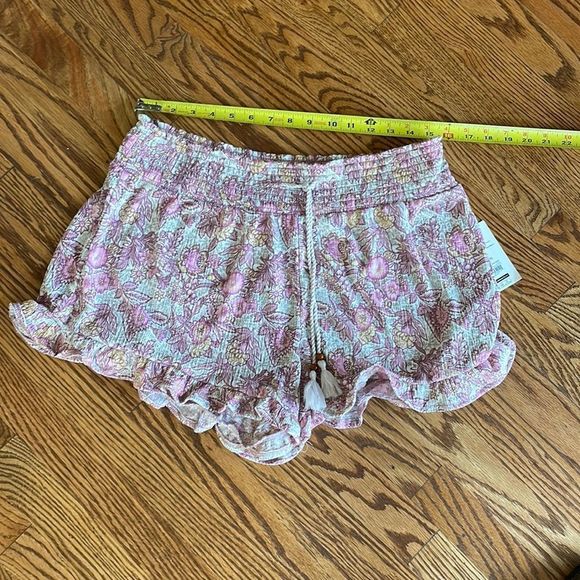 Pink & cream ruffle stretchy shorts super cute comfortable with tassels XL - Picture 2 of 7